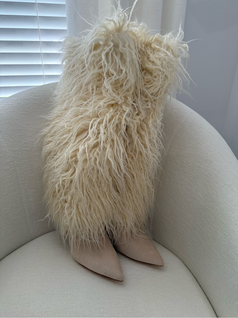 Source Unknown Cream Shaggy Faux Fur Knee-High Heeled Boots